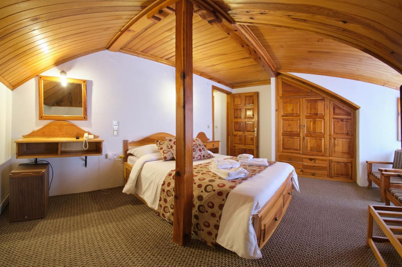 Hotel Victoria Metsovo Luaran gambar